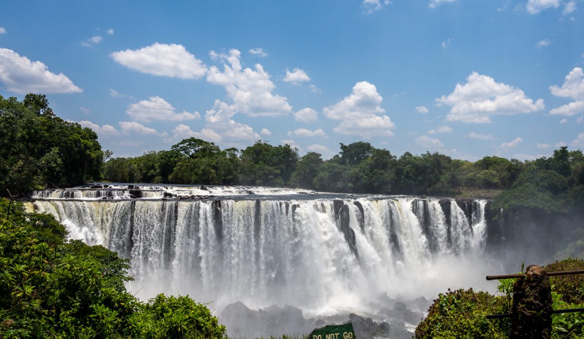 Northern Zambia: 100,000 km on our world trip and more great waterfalls and  animal viewing - tracks AROUND the WORLD - Weltreise mit dem  Expeditionsmobil