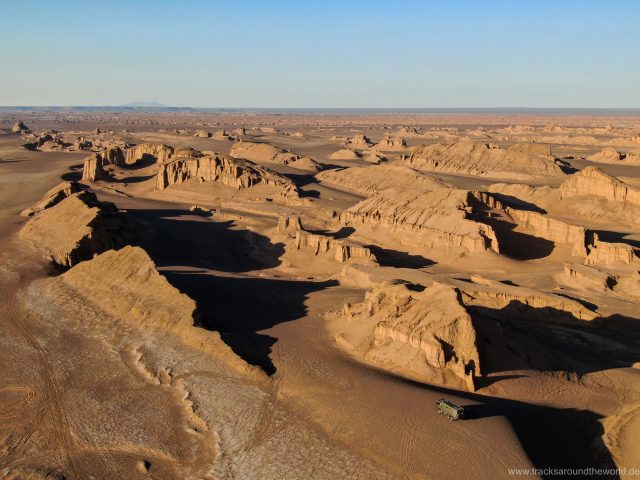 Die Wüste Lut – grenzenlose Einsamkeit und erlebnisreiche Offroad-Abenteuer